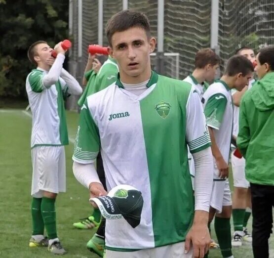 Сахалинец литвин. Литвин футбол сахалинец команда. Фк титан зуев. Сахалинец литвин. Михаил литвин фк сахалинец.