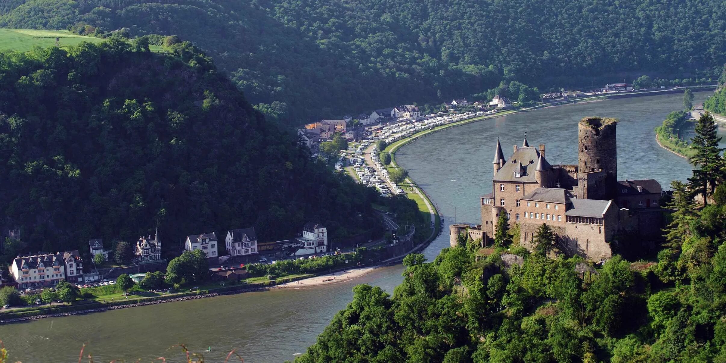Истоки рейна. Дрезденская долина эльбы. долина рейна в германии. rhein река в германии. гессен река рейн.