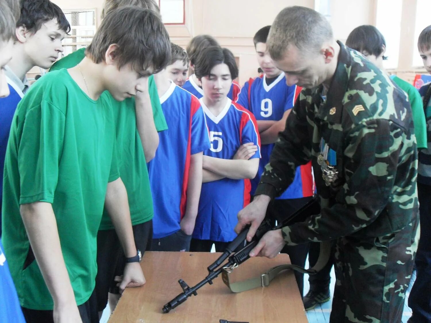 А ну ка парни сценарий для старшеклассников. А ну ка парни. А ну ка парни в школе. А ну-ка парни конкурсная программа. А ну ка парни заставка.