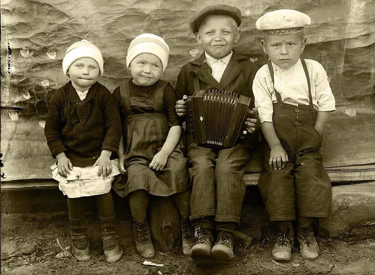 Как жили дети в 1930 годы. Счастливые советские дети. Дети 1930 года СССР. 1940 Год дети. Дети СССР 1930е годы.