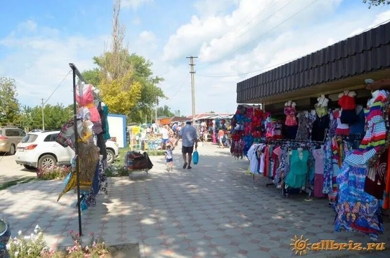 Рынок в кучугурах краснодарский. Рыбный рынок в кучугурах. Кучугуры центральный рынок. Кучугуры рынок. Шашлычная 1 кучугуры.