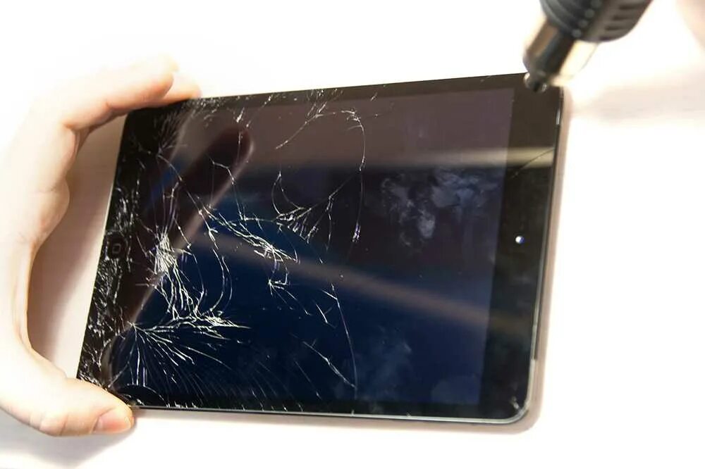 Стоимость ремонта экрана телефона. Планшет Дигма разбит экран. Планшет Хуавей разбит экран. Планшет Explay разбит экран. Треснул экран планшета.