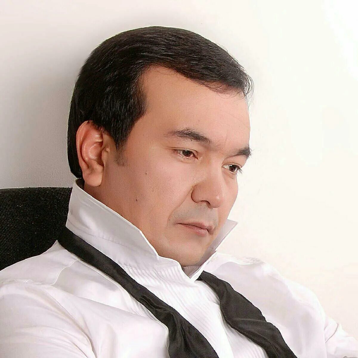 Назарбек мрз. Назарбеков озодбек ахмадович. Назарбек мрз. Сурудхои озодбек назарбеков. Озодбек назарбеков чиги чиги клип.