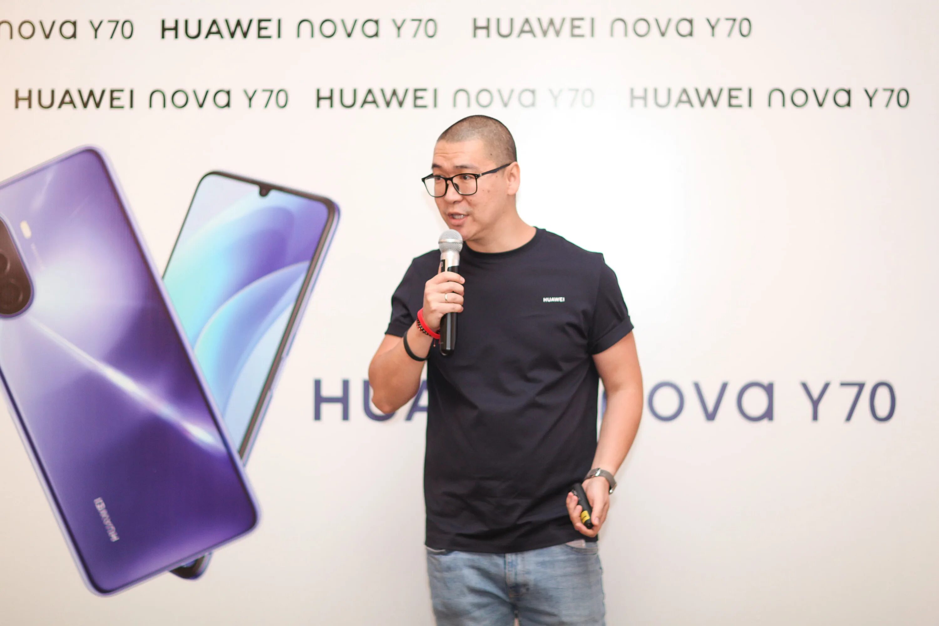 Huawei Nova y70. Huawei 70. Хуавей Нова y70 реклама. Huawei Nova y70 Plus.