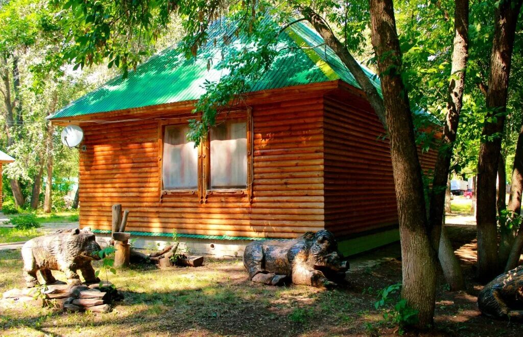 Турбаза волга ульяновск официальный сайт. Красивые домики для турбазы. База отдыха ладья в самаре. Полянка турбаза саратов. Турбаза ладья самара.