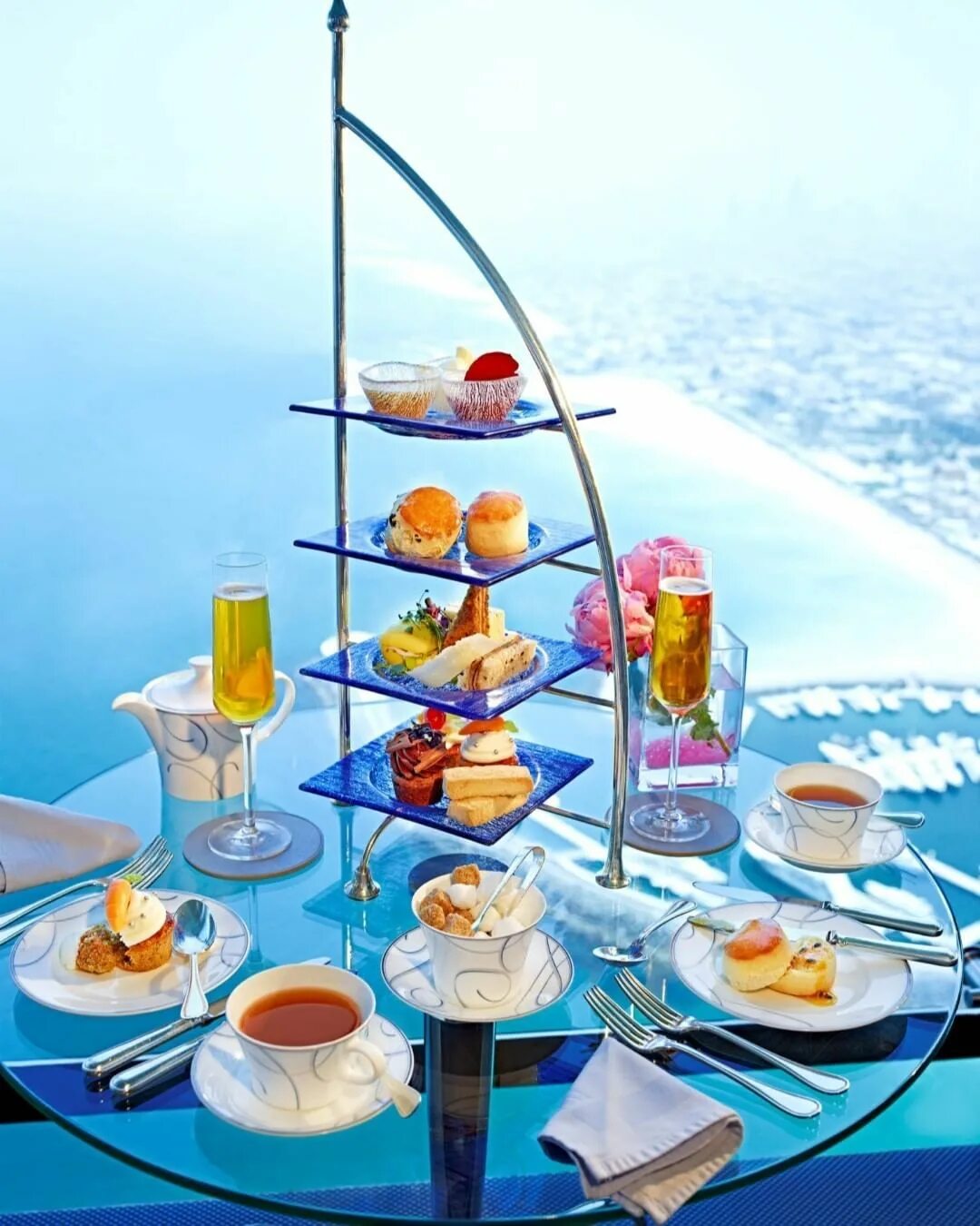 Дубай Бурдж Аль араб ресторан. Завтрак в Эмиратах. Завтрак в отеле.