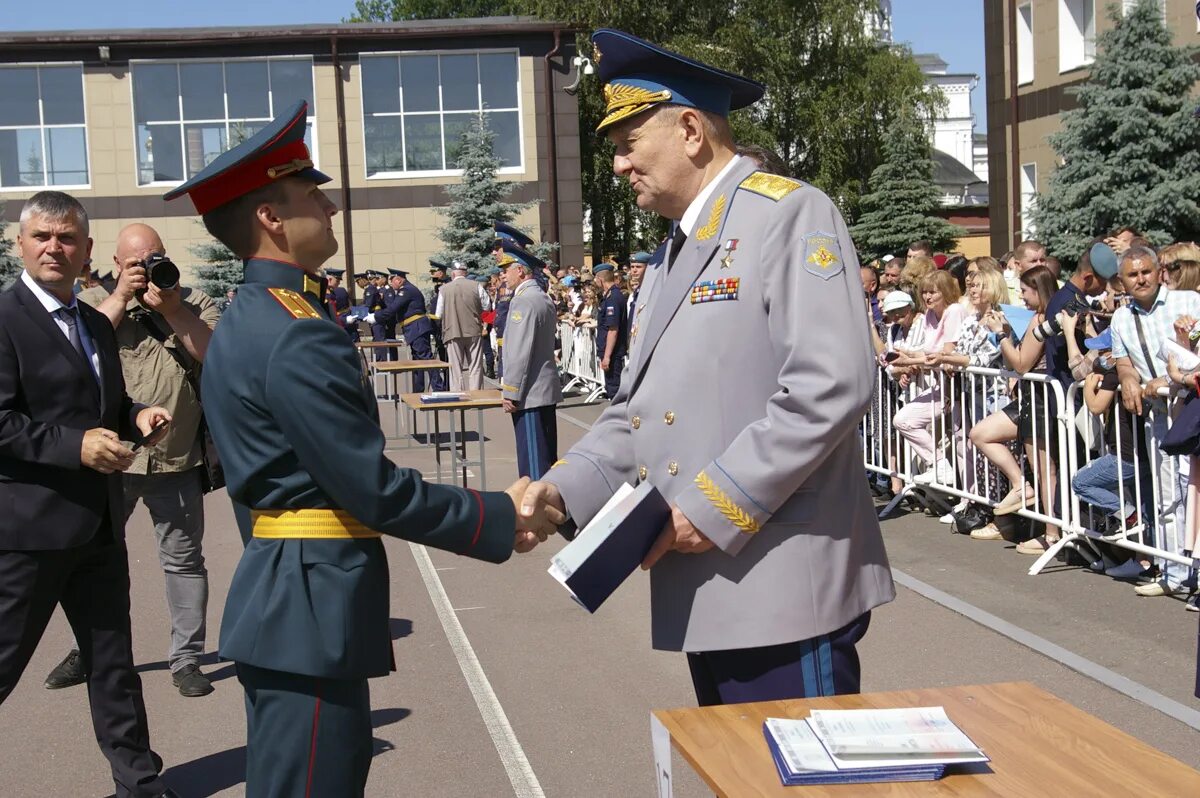 Высшие десантные училища. Рязанское Гвардейское воздушно-десантное училище. Училище имени Маргелова. РВВДКУ Рязань. Выпуск Рязанского десантного училища.