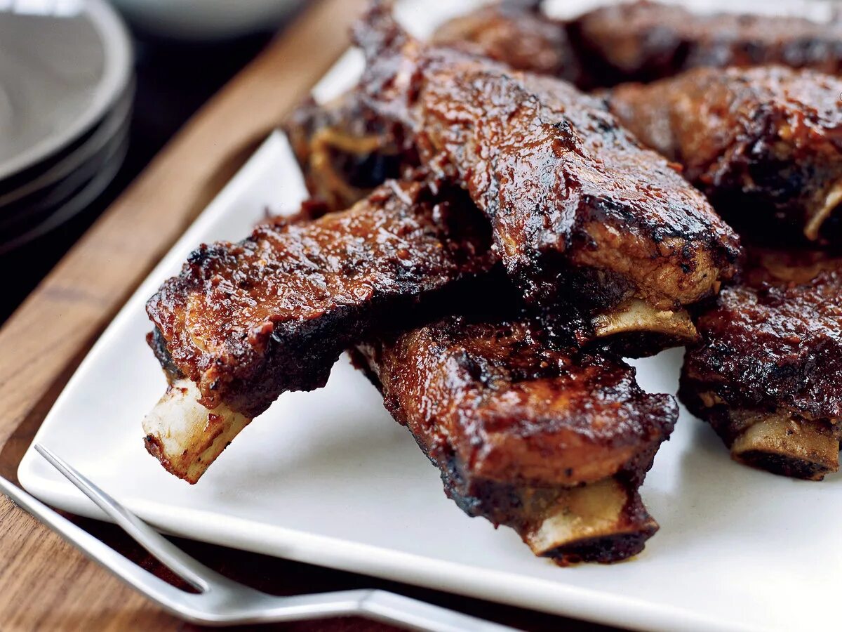 Ребра говяжьи в духовке сочно и вкусно. Свиные ребрышки bbq. говяжьи ребрышки барбекю. ребрышки барбекю. свиные ребрышки барбекю.