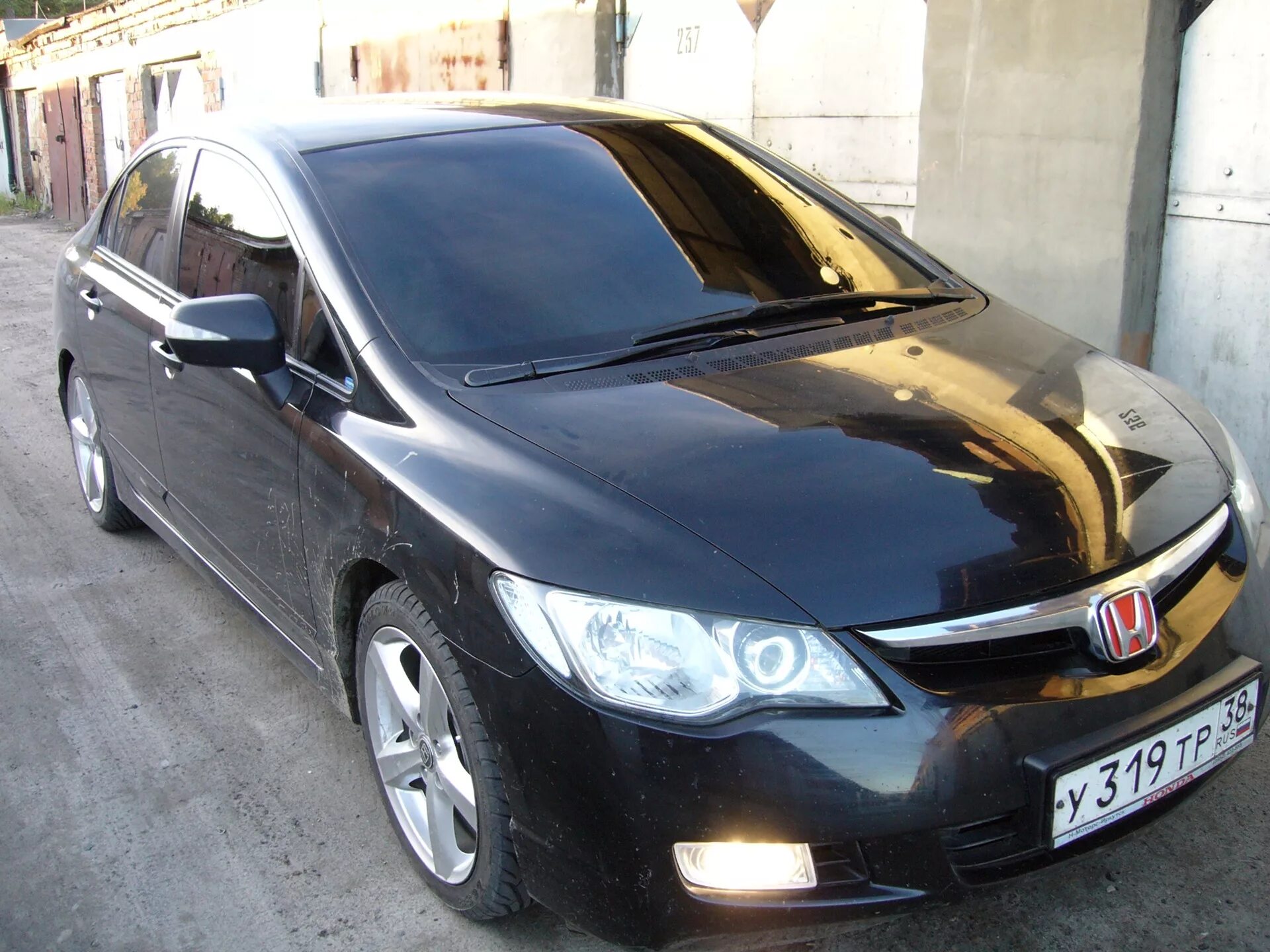 Тонировка хонда цивик. Тонировка хонда цивик. Honda civic 8 седан тонированный. Тонировка хонда цивик 4д. Термальное лобовое сивик 4д.
