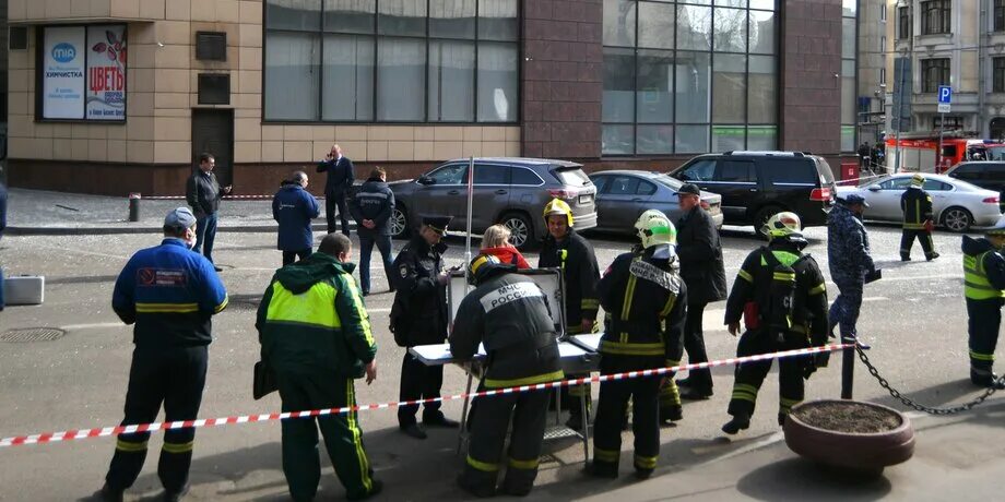 Взрыв в Москве в бизнес центре. Взрыв в бизнес центре в Москве сегодня. Взорвали деловой центр. Теракт в москве что известно сейчас