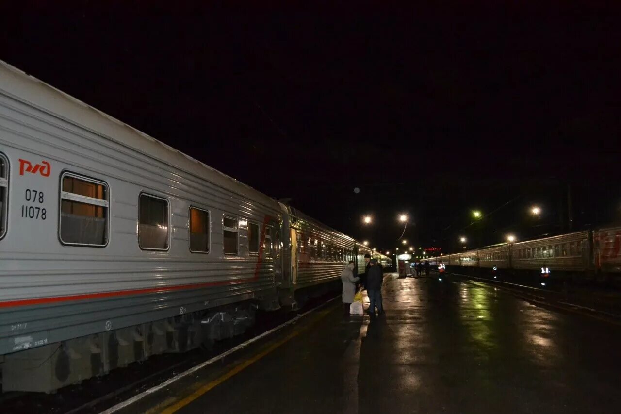 Поезд 210ч Москва Лабытнанги. Поезд 110 Москва новый Уренгой. Поезд Ямал. Фирменный поезд Ямал.