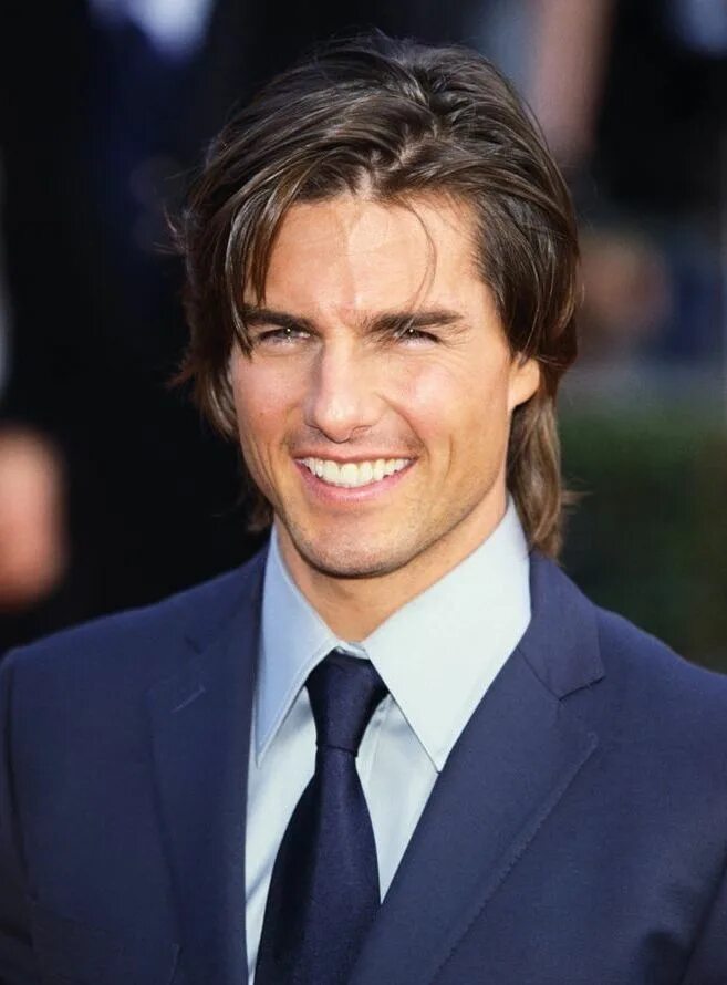 Красивые девушки без лица. Средний палец вверх. Том круз прическа. Чейс кроуфорд 2022. Девушка шатенка со спины.