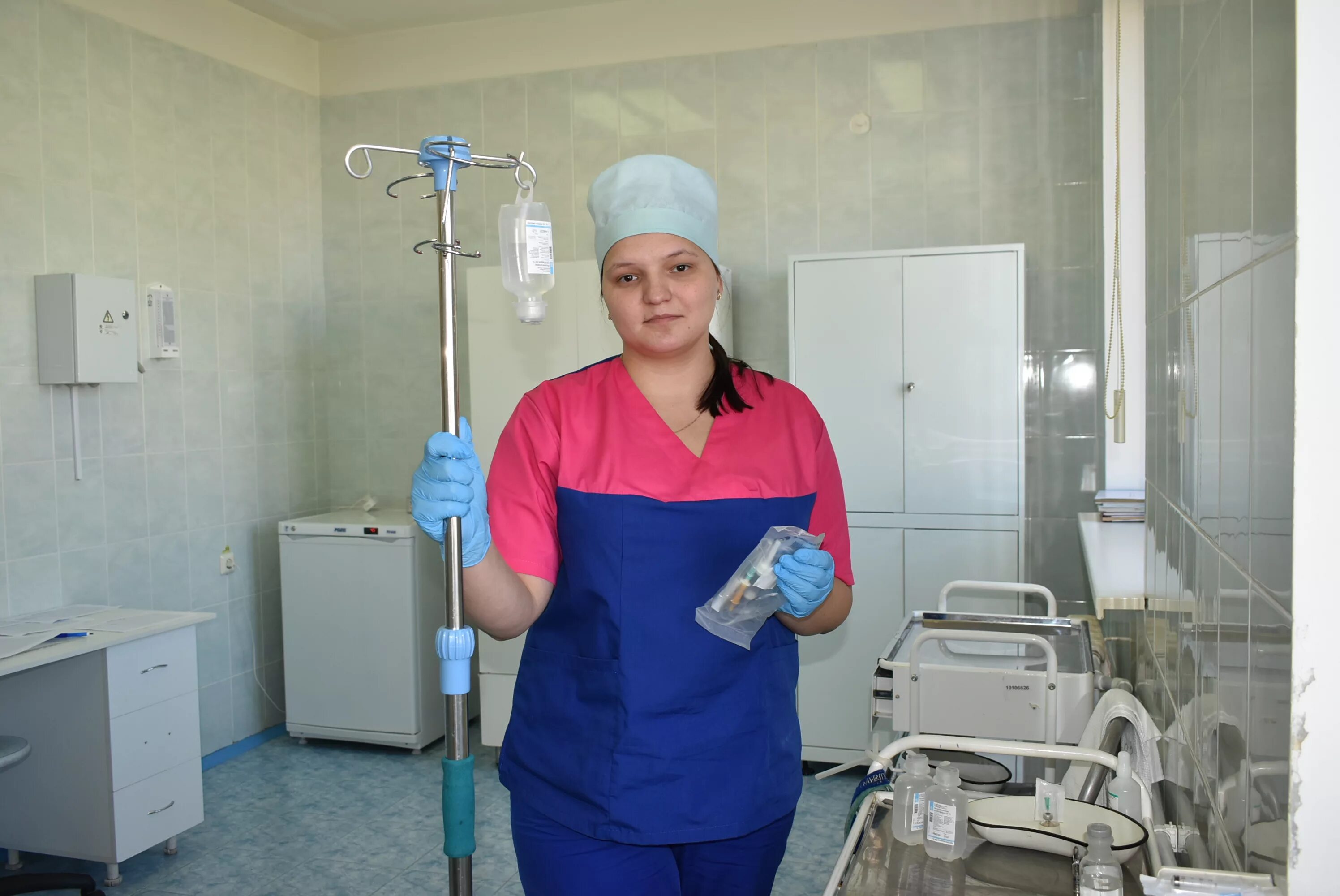 Минздрав передать обязанности медсестрам в поликлинике. Врач на селе. Вакцинация от covid-19. 12 мая день медицинской сестры. Медсестра фото.