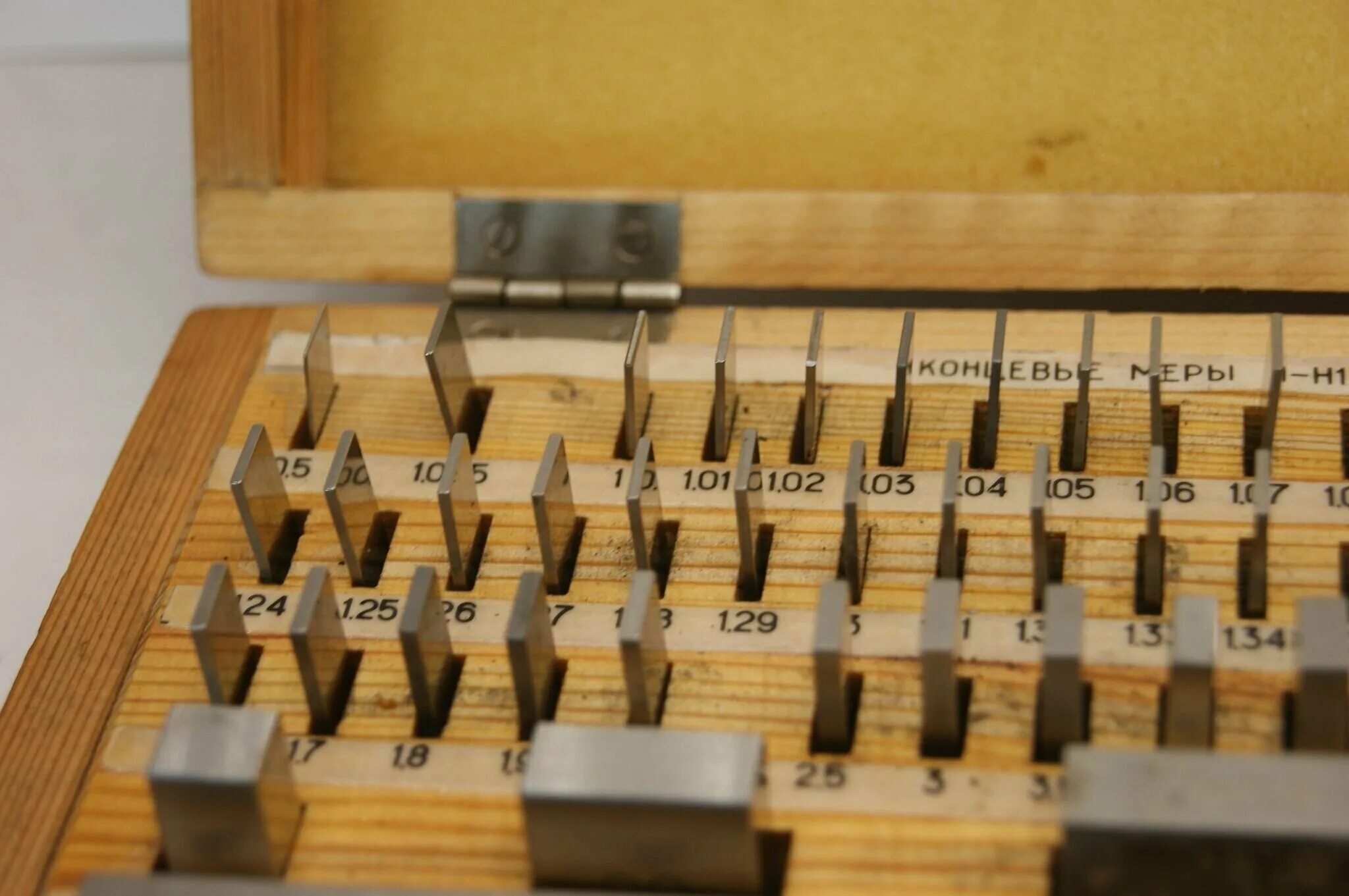 набор кмд 1 9038-73. набор концевых мер длины плитки иогансона. набор концевых мер длины кмд №1 кл. набор плоскопараллельных концевых мер длины. 1.