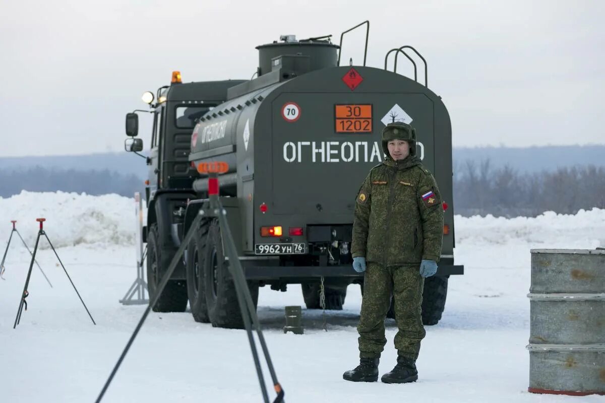 Горючие вс рф. Служба горючего Вооруженных сил Российской Федерации. Служба горючего и смазочных материалов вс РФ. Служба ГСМ вс РФ. Службы горючего Вооруженных сил России.