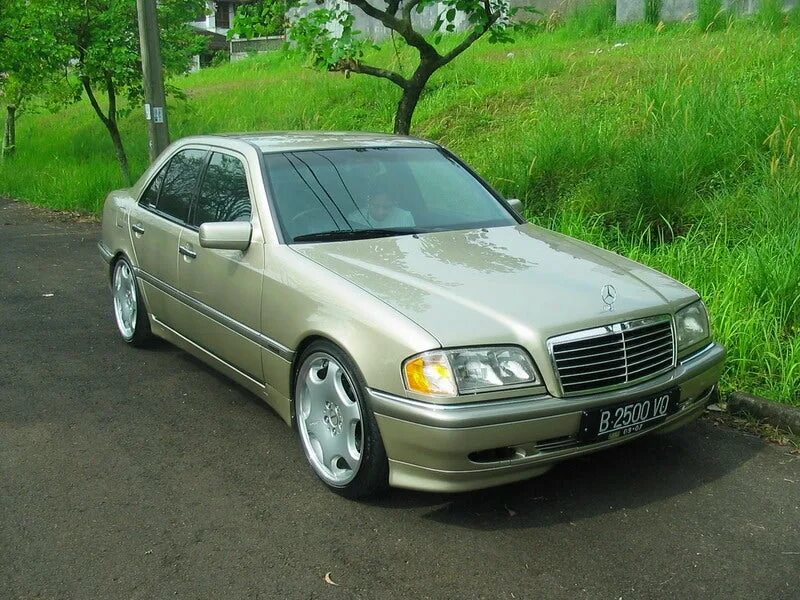 Купить мерседес 1998 года. Mercedes-Benz c-class 1998. Mercedes c class 1998. Мерседес 1998. Mercedes Benz 1998.