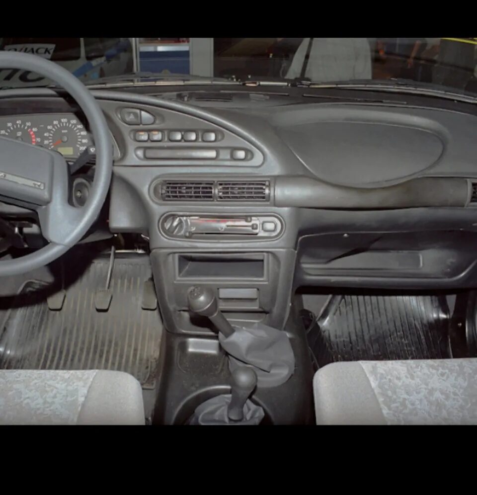 Chevrolet niva 2008 салон. Ваз 2123 салон. Нива шевроле 2005 салон. Нива 2123 салон. Шеви нива в люкс комплектации.