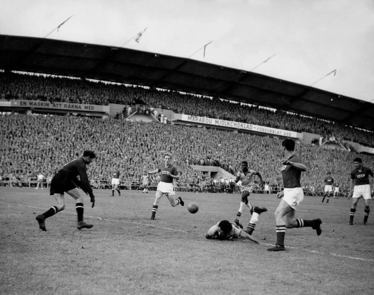 Чемпионат футбола 1958 года. Пеле ЧМ 1958. Бразилия 1958 Пеле. Пеле 1958 Швеция.