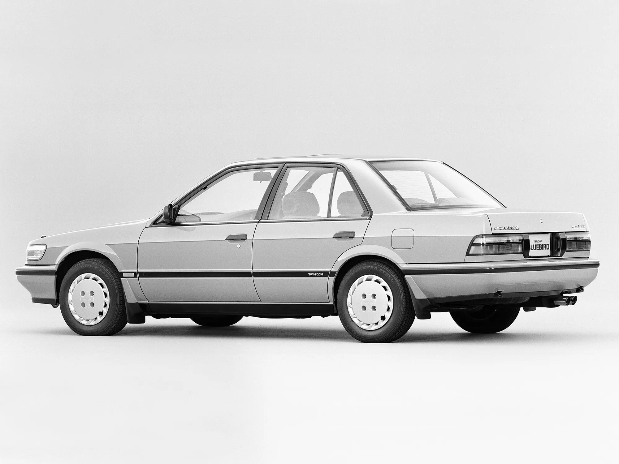 Nissan bluebird sss. Nissan bluebird 1 поколение. Nissan bluebird u12 sss attesa. Nissan bluebird u12. Nissan bluebird sss-r.