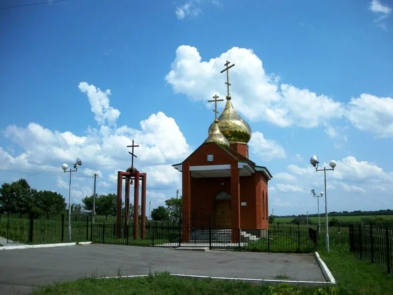 Погода лозная белгородская область ровеньской район. Еремовка Ровеньского района Белгородской области. Еремовка Ровеньский район храм. Храм Вельховатка Белгородский район. Храм в Ивановке Ровеньского района Белгородской области.