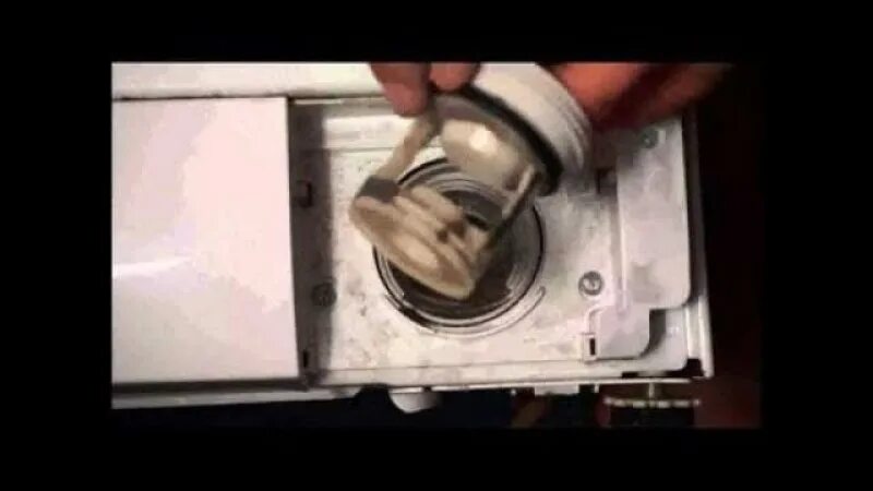 Индезит заливает воду. Стиральная машина bosch maxx 4 сливной клапан. bosch maxx 5 сливной фильтр. bosch maxx 5 чистка фильтра. индезит lindo 100 сливной клапан.