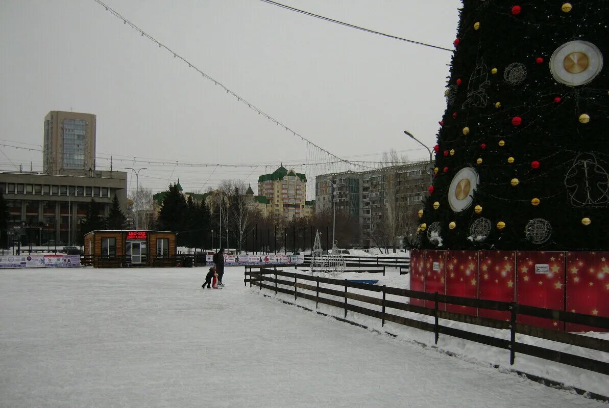 каток на площади торжеств новокузнецк