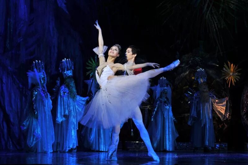 театр оперы и балета ижевск щелкунчик. балет щелкунчик ижевск театр. гофман щелкунчик балет. балет щелкунчик екатеринбург театр оперы и балета. щелкунчик балет в кз измайлово.