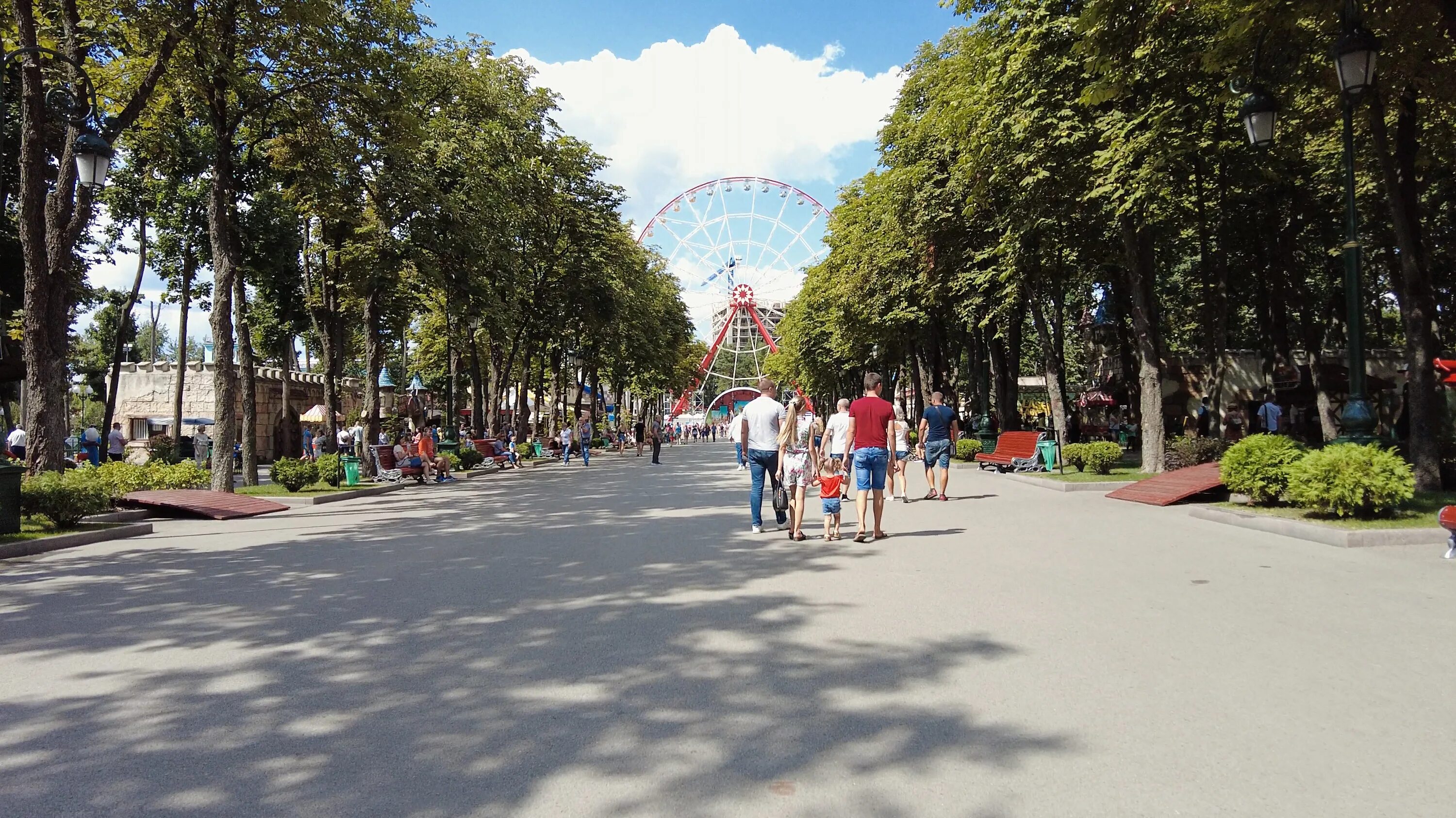 Парк горького октябрьская. Парк культуры Горького Москва. Парк Горького 2011. Парк Горького 2012. Парк Горького 2024.