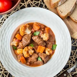 Говядина с овощами и капустой