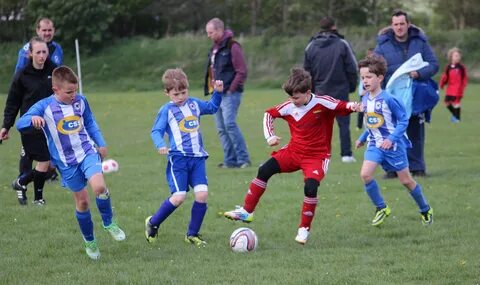 2 play football