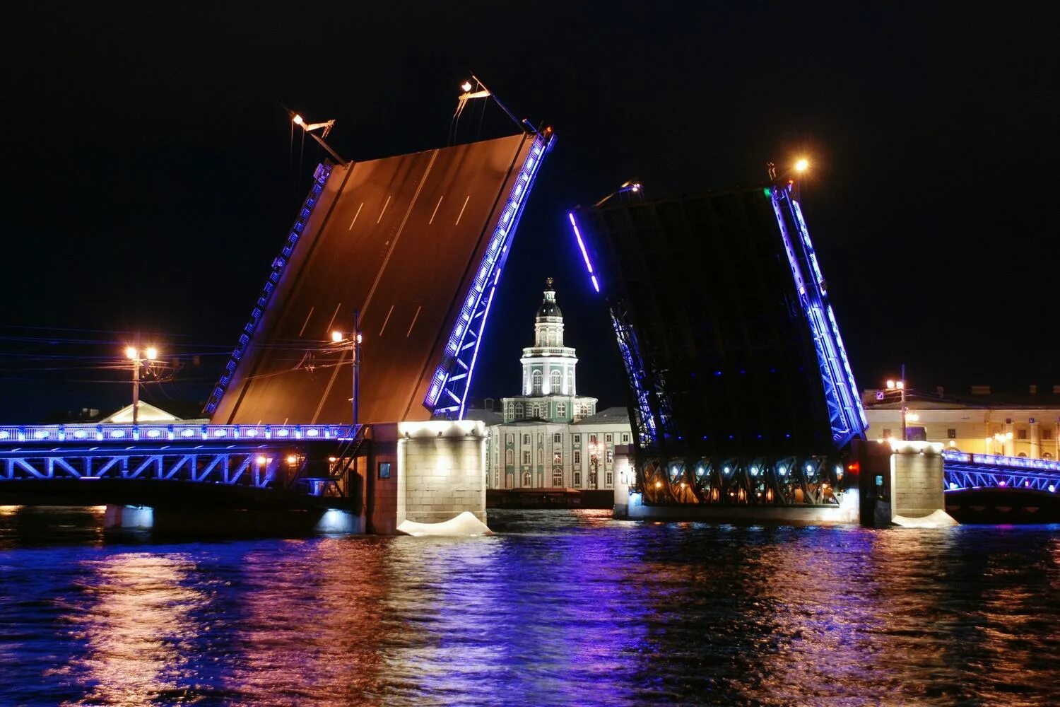Самый красивый разводной мост в питере