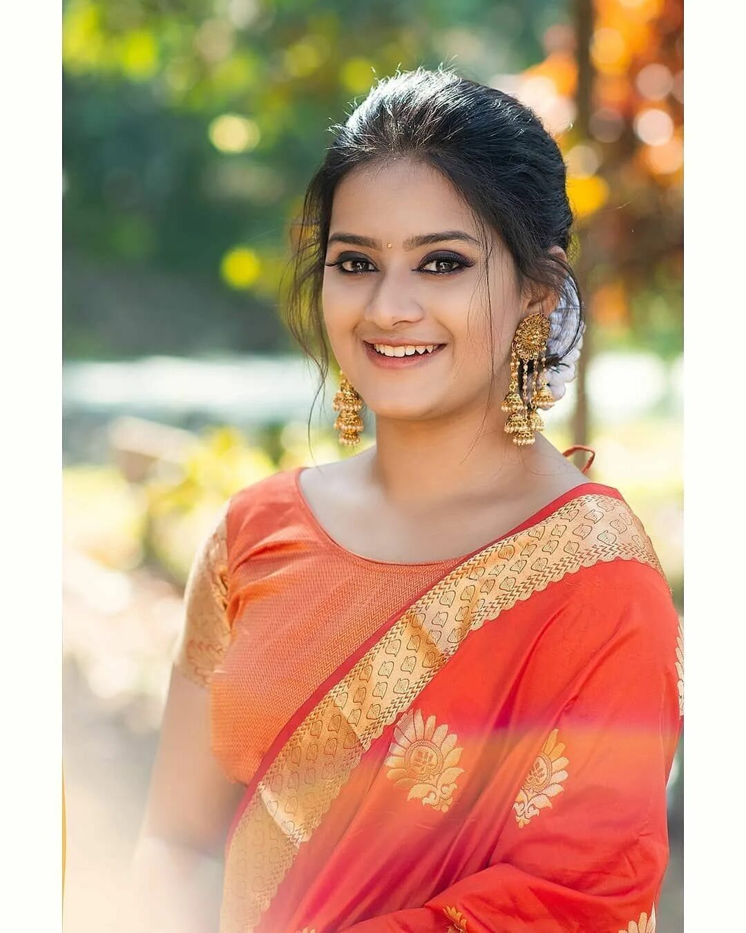 Indian girlfriend. Tropical adry. Обычная девушка. Индиан герл. Женственность индия.