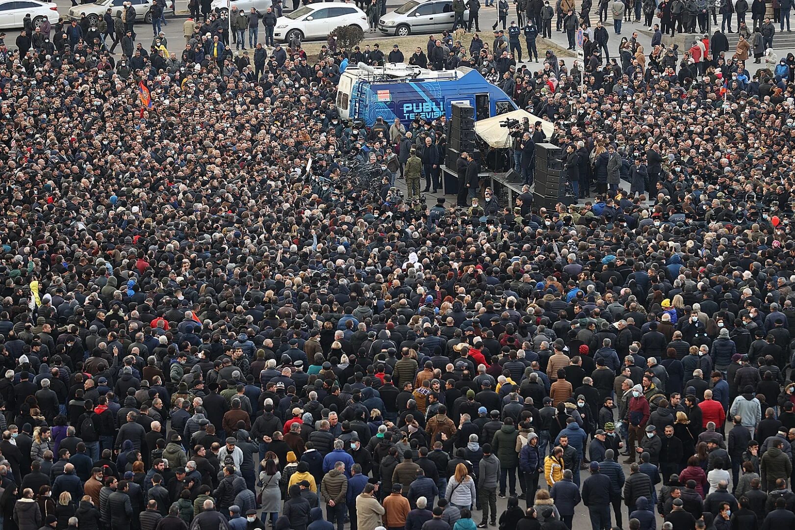 Армения сегодня ютубе. Протесты в Армении 2021. Армения революция 2018 Пашинян. Пашинян на протестах в Армении. Пашинян бархатная революция.