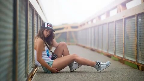 Девушка в конце 18