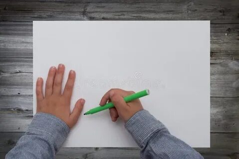 Ребенок чистый лист бумаги