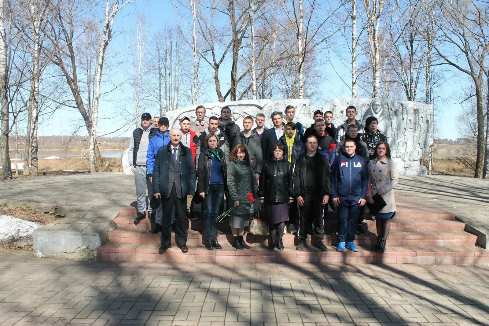 последние новости апрель 2022. гуманитарная помощь донбассу. 04. газета степные зори день призывника апрель 2012. день призывника в мариинске 2022 года.