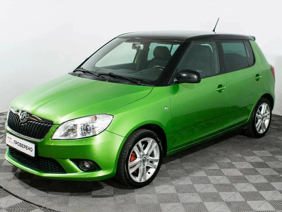 Авито купить б у шкода. Skoda Fabia 2 RS. Skoda Fabia RS. Skoda Fabia RS 2012. Шкода Фабия 2 хэтчбек.