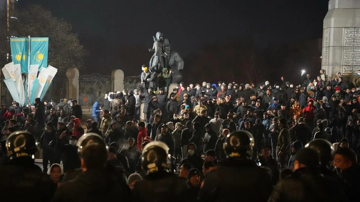Январские события в казахстане 2022. Январь казахстан события в казахстане 2022. Январские события в казахстане. Восстание в казахстане 2022. Январские беспорядки в казахстане.