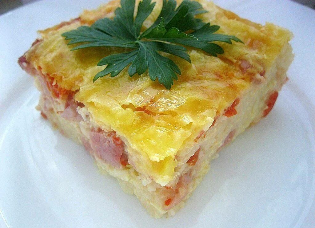 Картофель в духовке с ветчиной и сыром. Картофельно мясная запеканка. вермишелевая запеканка. сырная запеканка. запеканка с сыром.
