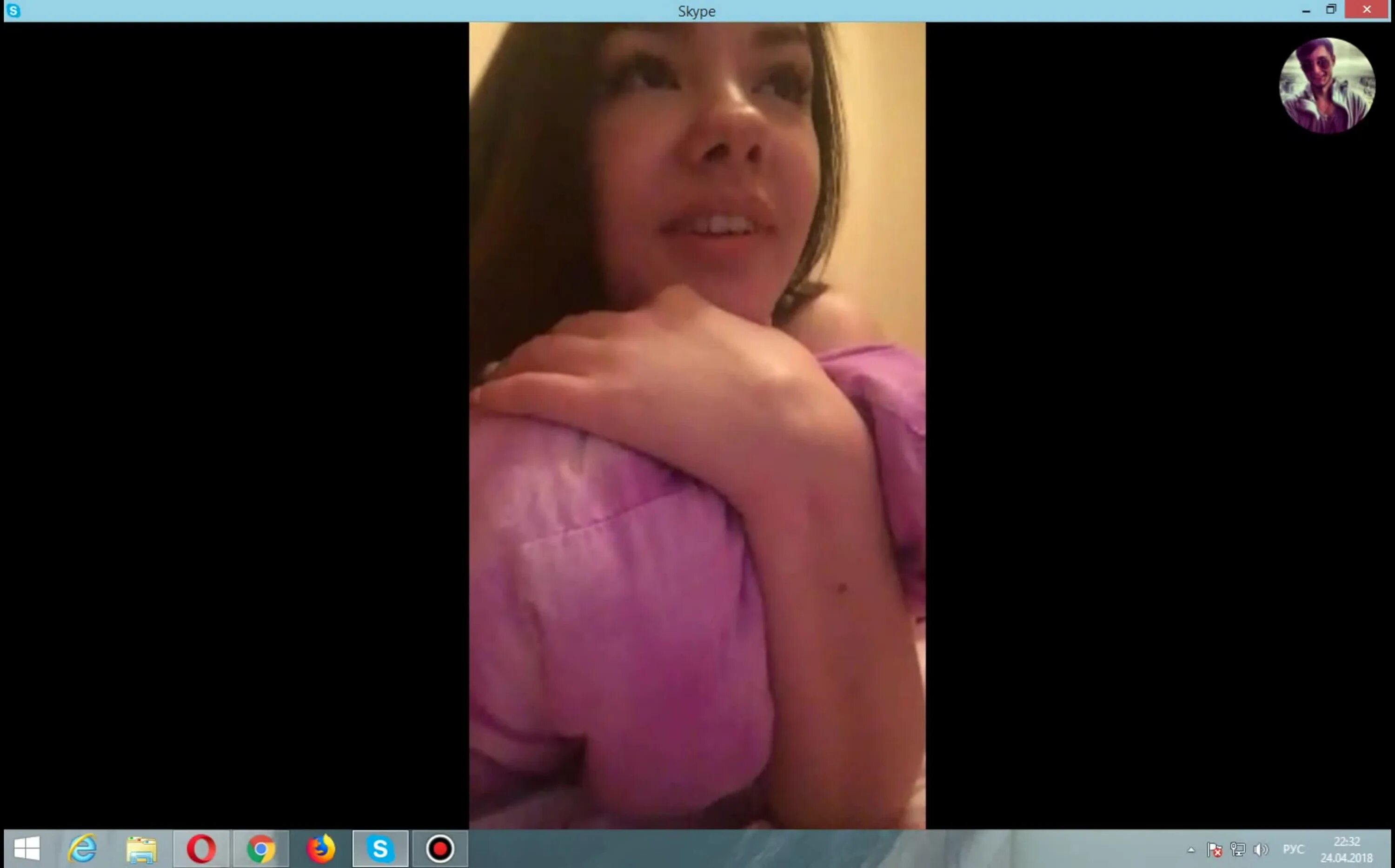 Развод по скайпу. Развод в скайпе. Развел девушку на видео. Развод по skype. Развод девушек в скайпе.