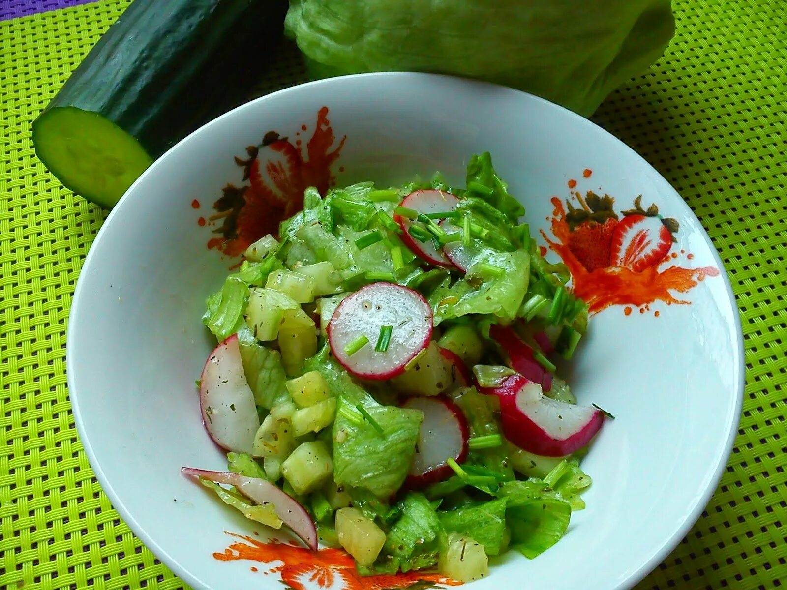 Овощной салат. Свежий овощной салат. Салат овощной домашний. Тарелка с салатом. Варианты салата из овощей
