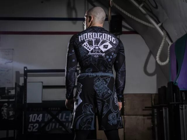 Блуд одежда. Виктор блуд силачи старой школы. Одежда блуда. Блуд одежда. Виктор блуд мерч.