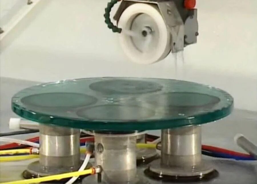 Техники обработки стекла. Станок криволинейный ss2100 Glass Shaping фацет. Двухленточный станок для шлифовки и полировки кромки стекла лс-180-2. Станок для шлифовки стекла кром-1. Станок для шлифовки кромки стекла.