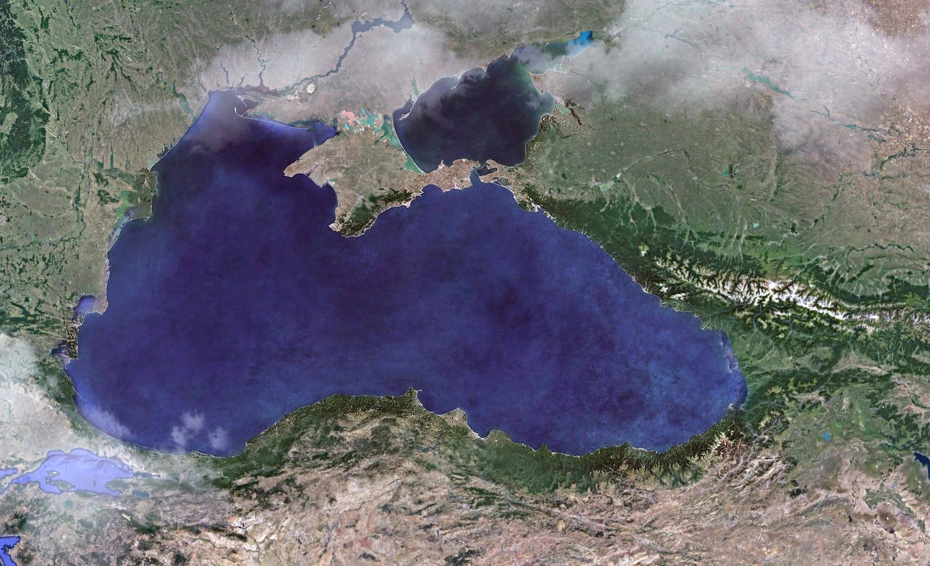 Большое ли черное море. Рельеф дна черного моря. Черное море фото. Большое ли черное море. Черное море снимок со спутника.