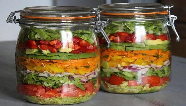 салат из помидор на зиму без стерилизации. салат из овощей слоями на зиму без стерилизации. обалденный салат на зиму. салат на зиму ассорти слоями. овощные салаты на зиму без стерилизации.