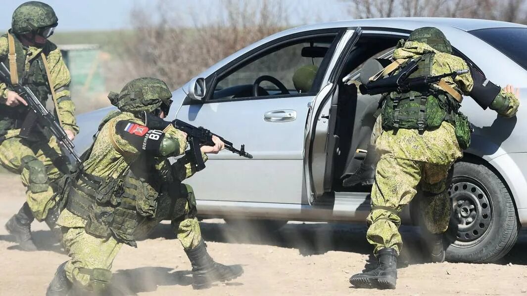 Забрала военная полиция. Военная полиция. Военная полиция учения. Военная полиция на спецоперации. Спецназ военной полиции.