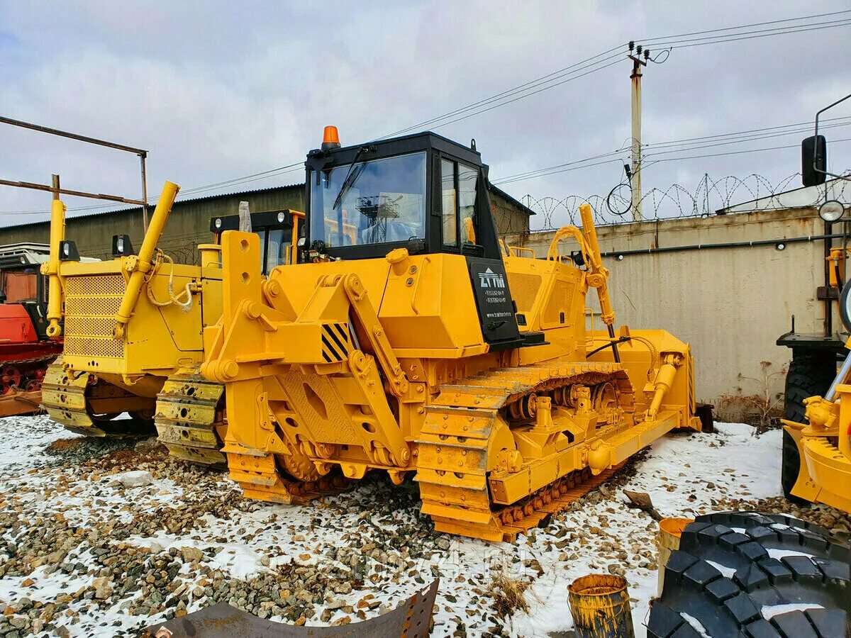 Бульдозер чтз б10. Чтз б10. Бульдозер д10 чтз. Чтз б10. 6100ен.