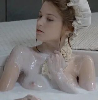 Bridget Fonda Naked.