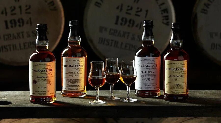 виски в фильмах. Glenlivet 50. Ballantine's (баллантайнс)  jameson (джеймсон). джемейсон балантайс виски. какой виски пить.