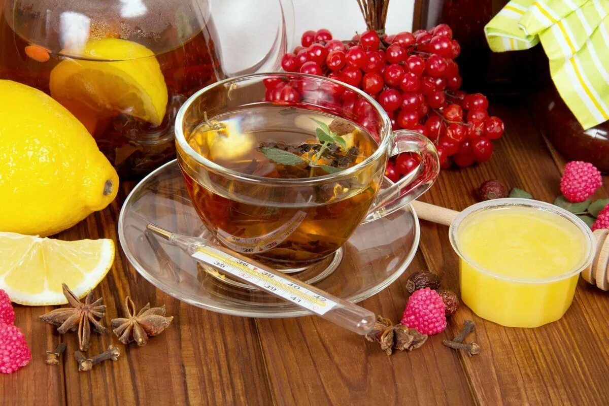 Национальное народное средство. Травяной чай. Чай с медом. Народные средства. Фруктовый и травяной чай.